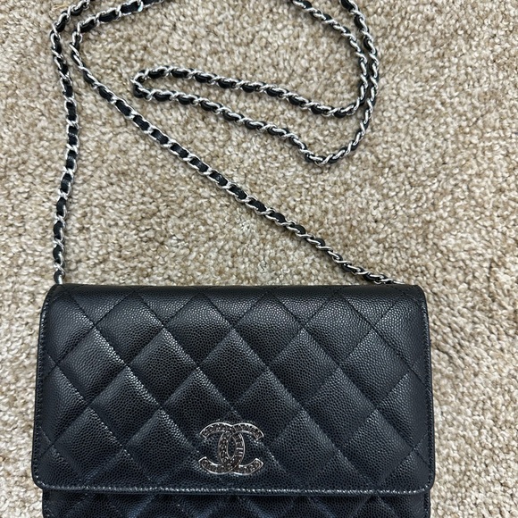 Chanel Black Textured CC Wallet on Chain Quilted Caviar - Picture 6 of 9